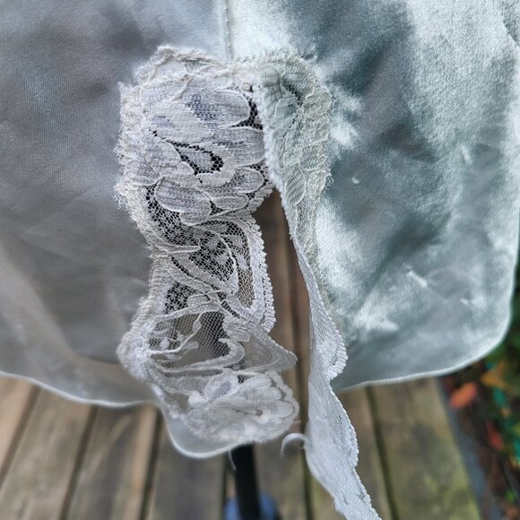 Vintage Lace-Trimmed Satin Slip Dress – Timeless Elegance - Picture 4 of 6